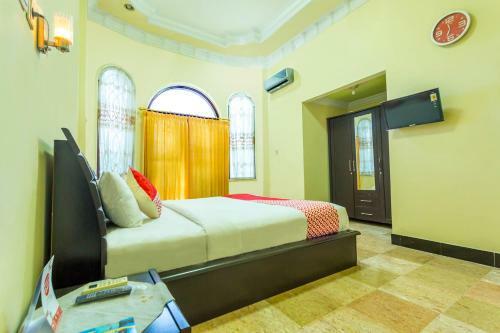 Hotel Oyo 2848 Senaz Guesthouse