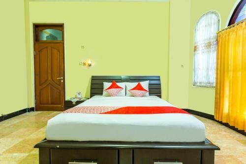 Hotel Oyo 2848 Senaz Guesthouse