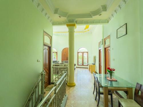 Hotel Oyo 2848 Senaz Guesthouse