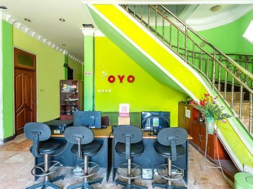 Hotel Oyo 2848 Senaz Guesthouse