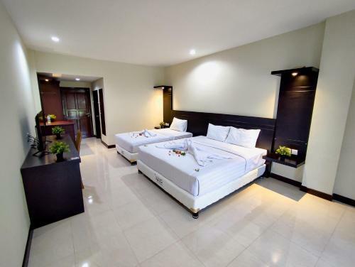 Crystal City Hotel