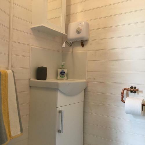 Lodge The Hut@dinnington