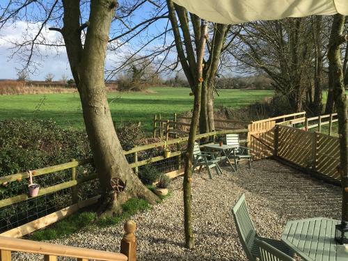 Lodge The Hut@dinnington