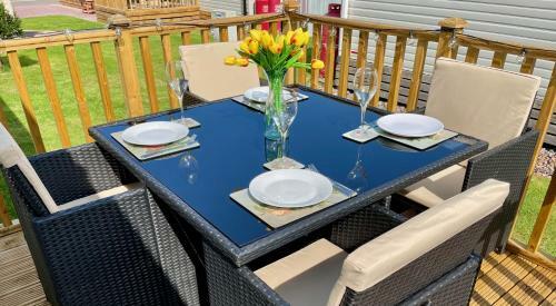 Discover, Relax, Enjoy - Affordable Luxury Lodge