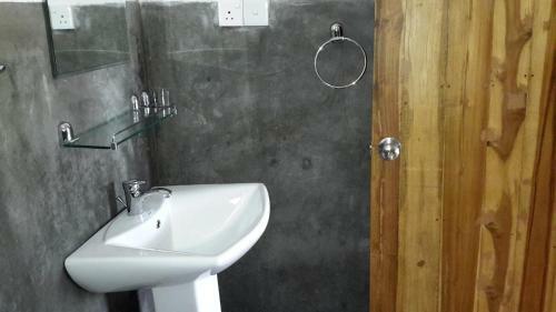 Bed & Breakfast Raveena Guest House