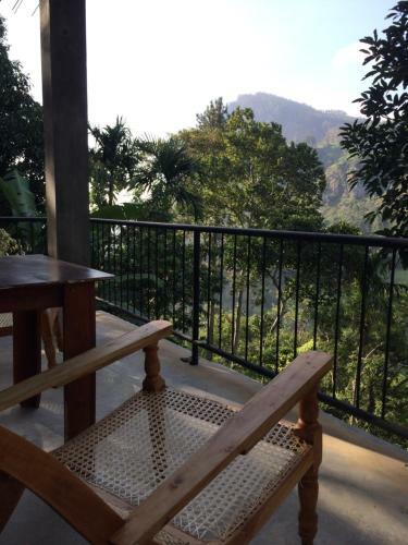 Bed & Breakfast Raveena Guest House