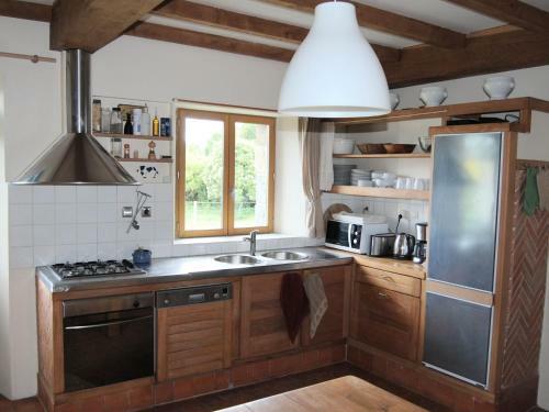 Holiday Home Les Volets Bleus Baguermorvan