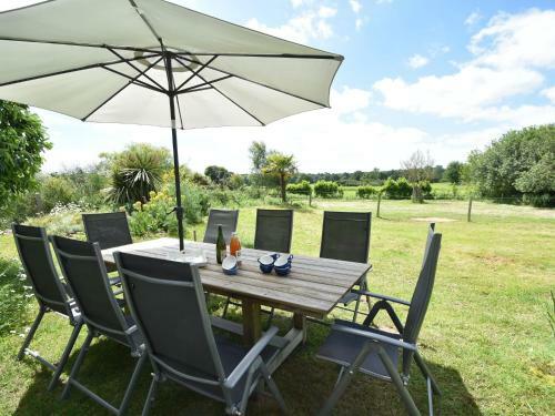 Holiday Home Les Volets Bleus Baguermorvan