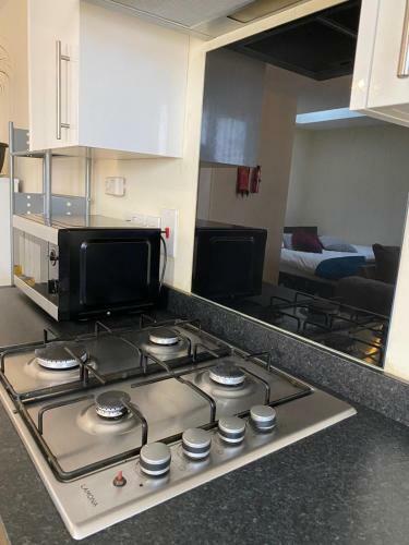 Lt Properties Luxury Luton Town Centre Studio Apartment Ground Floor 2