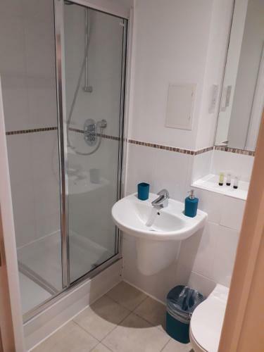 Deluxe Double Rooms Close To Airport