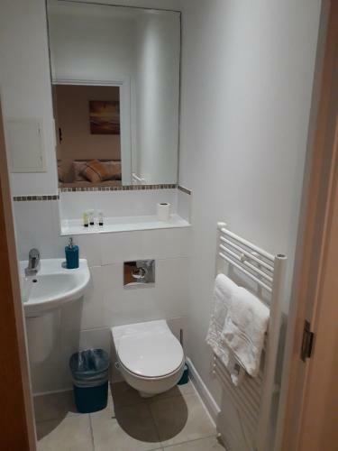 Deluxe Double Rooms Close To Airport