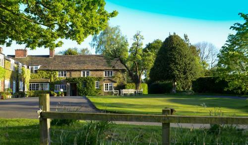 Hostal Hilltop Country House