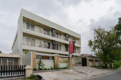 Hotel I Sari Residence Redpartner
