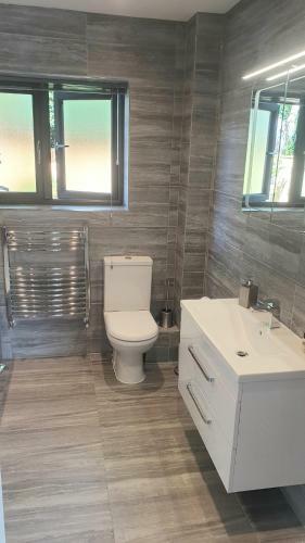 Self Contained Modern Apartment In Lymington