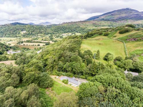 Hilltop Cottage/ Penrhiw