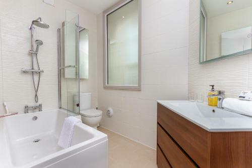 Charles Alexander Short Stay - The Old Bank Apartments