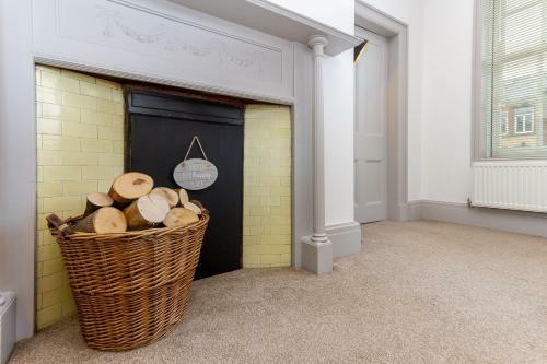 Charles Alexander Short Stay - The Old Bank Apartments