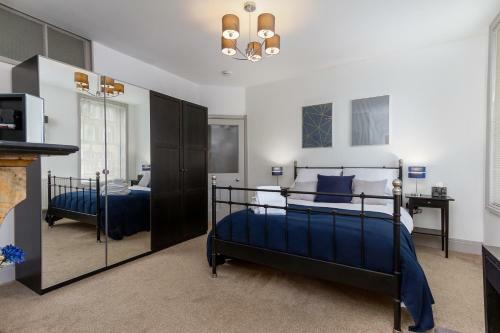 Charles Alexander Short Stay - The Old Bank Apartments