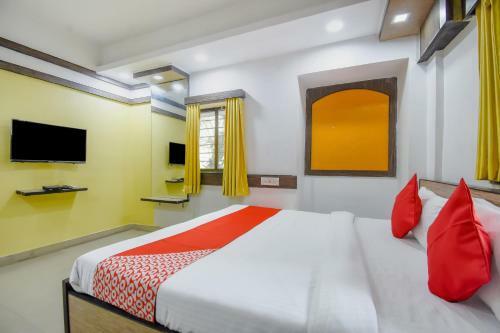 Oyo Flagship 76077 Adri Hotels 2