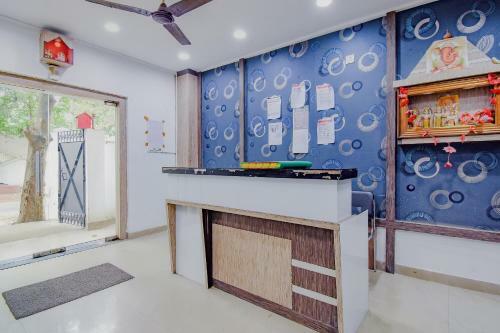 Oyo Flagship 76077 Adri Hotels 2
