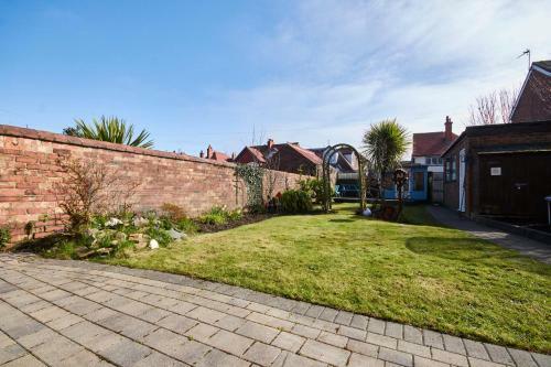 The Lytham Beach House - Garden
