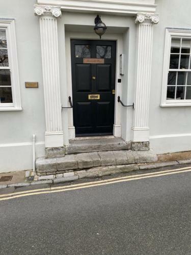 Monmouth House Apartments