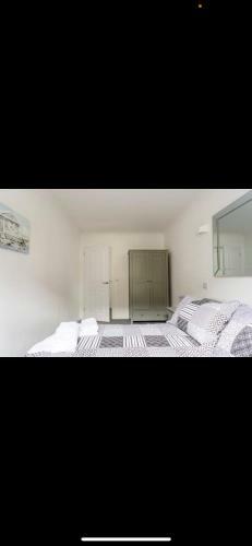 Luxury Beachfront Apartment 50m From The Beach