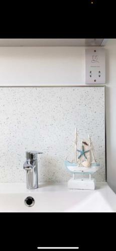 Luxury Beachfront Apartment 50m From The Beach