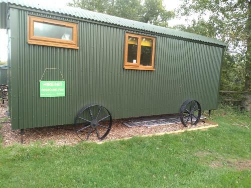 Glamping Malvern Shepherd Hut