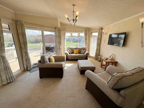 Sunny Retreat Lodge