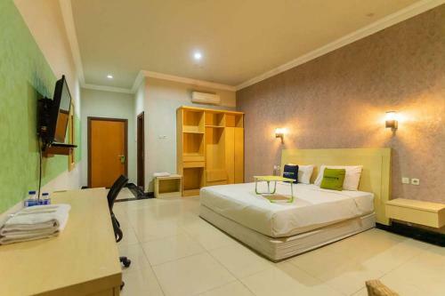 Urbanview Hotel Raja Jambi