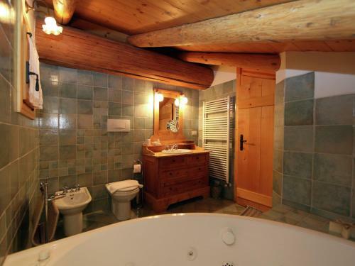 Fairytale Cottage In Bellamonte Italy With Garden
