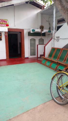 Hostal Bernies Inn Guest House