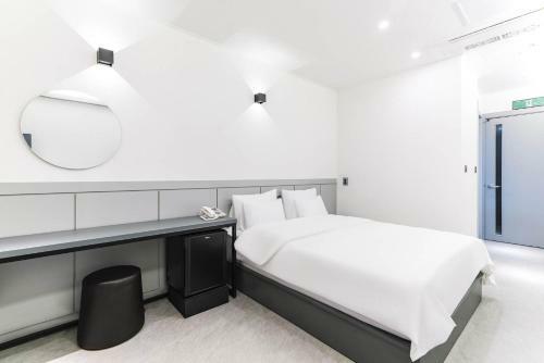 Pyeongtaek Godeok Rich Stay Hotel