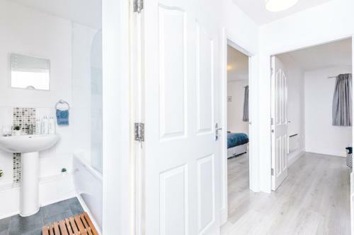 2 Bedroom Apartment Manchester Hosted By Mcr Dens