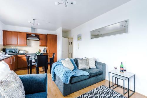 2 Bedroom Apartment Manchester Hosted By Mcr Dens