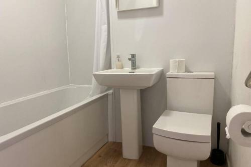 Self Contained 1 Bed Apartment - Chorlton Suburbs