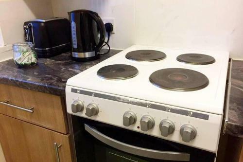 Self Contained 1 Bed Apartment - Chorlton Suburbs