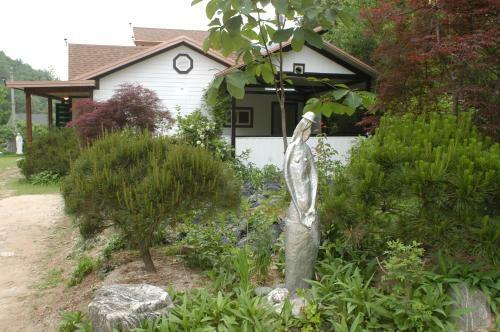 Anna House Valley Pension