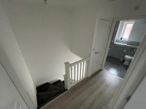 Hostal Large Spacious Room With Massive Bed And Free Wifi