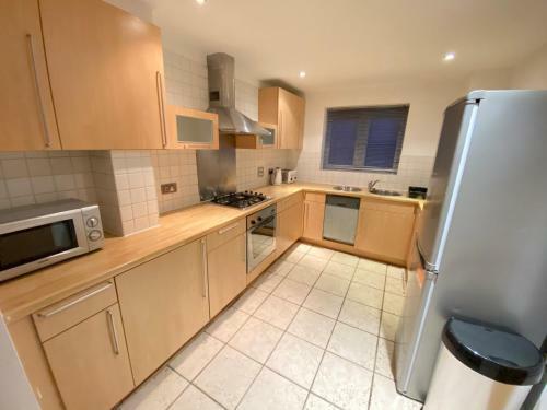 Large 5-bed City Centre Townhouse With Secure Parking