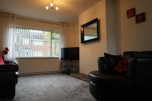 Ideal Home Away At Peveril