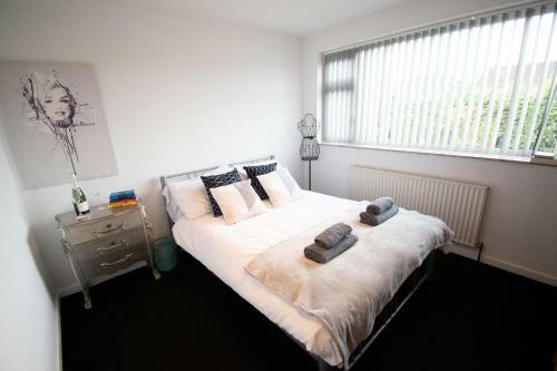 Ideal Home Away At Peveril