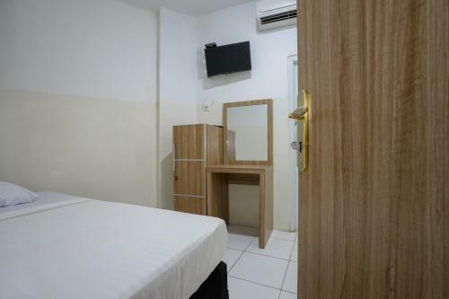 Hotel Spot On 2294 Mega Kost