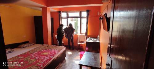 Lama Hotel & Travels