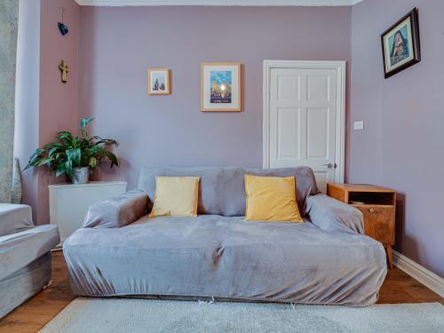 Cheerful 2 Bedroom Property Levenshulme