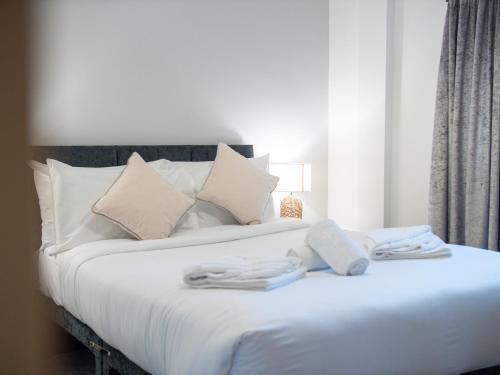 Pass The Keys Spacious Manchester Apartment With Parking
