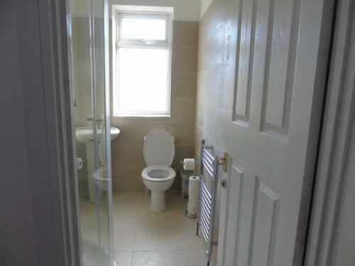 Hostal Salford Rooms