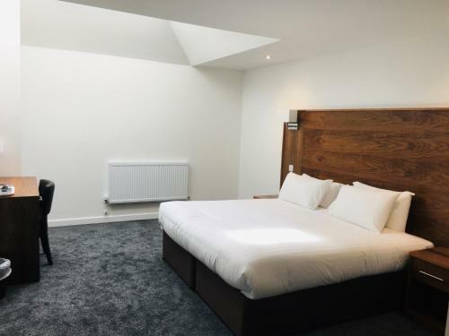 Cairn Hotel