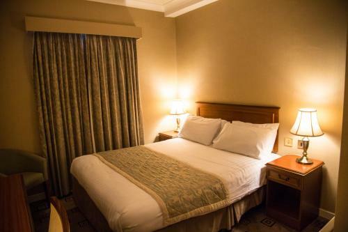 Cairn Hotel